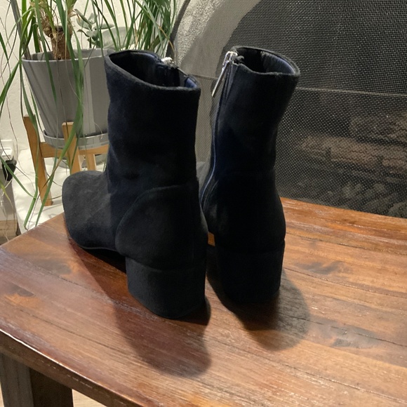 Aquatalia Women’s Block Heel Ankle Boots Black Size 8.5 - Picture 2 of 6